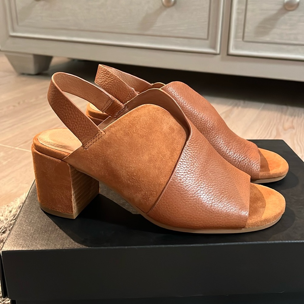GENTLE SOULS SLINGBACK SANDAL